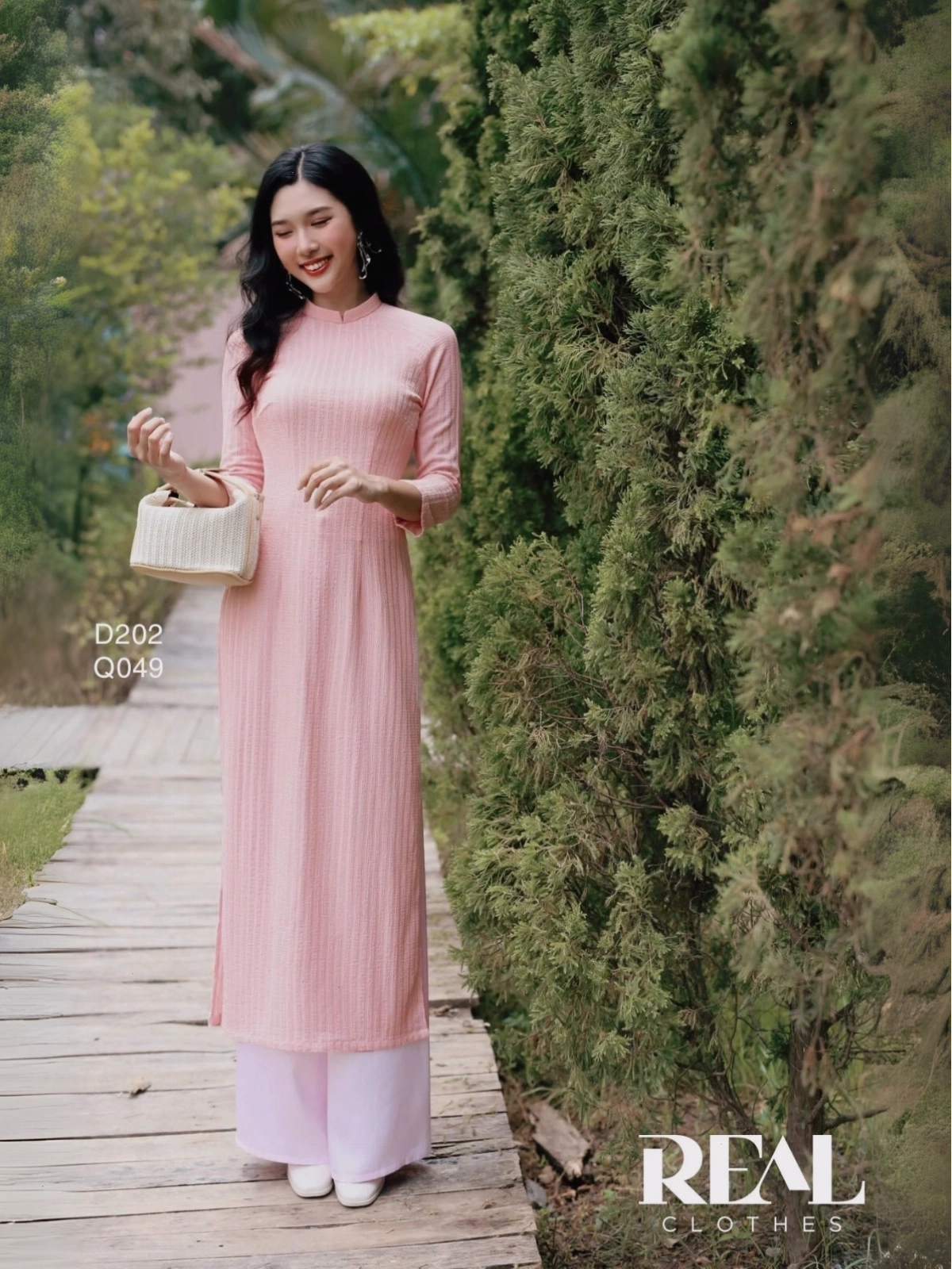 Áo dài truyền thống hồng sen họa tiết hoa văn cổ điển