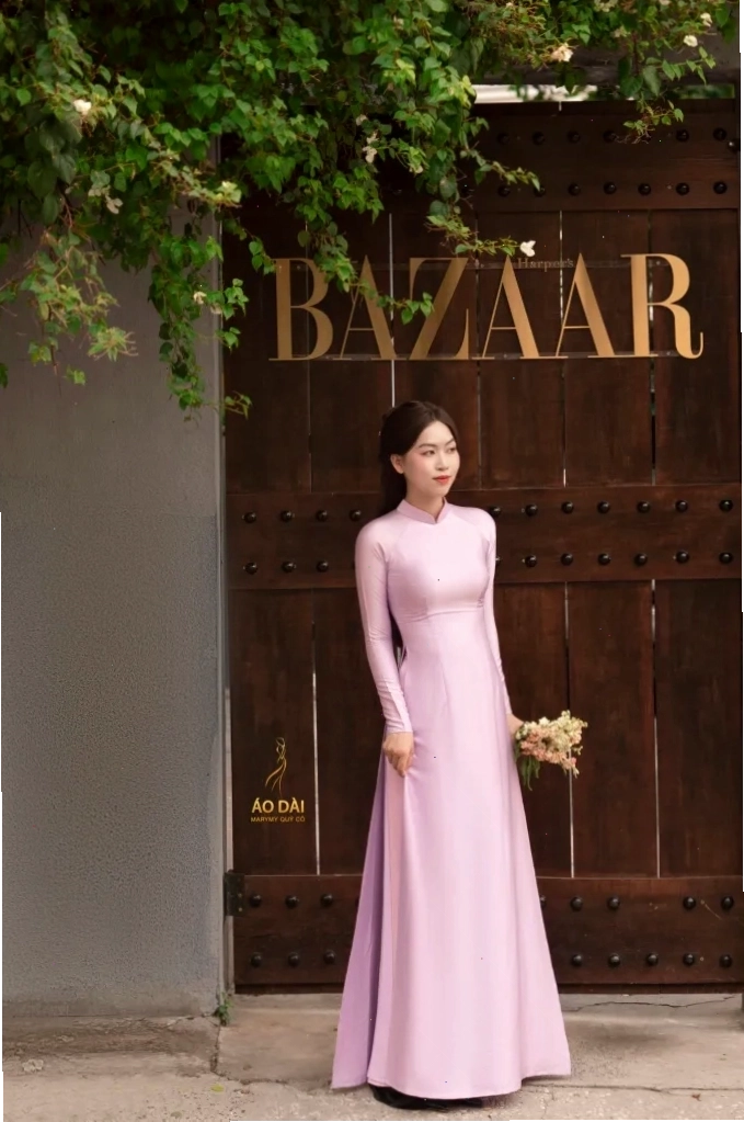 Áo Dài Truyền Thống Lụa Vân Gỗ Màu Tím Hoa Cà, cổ tròn, tay lỡ