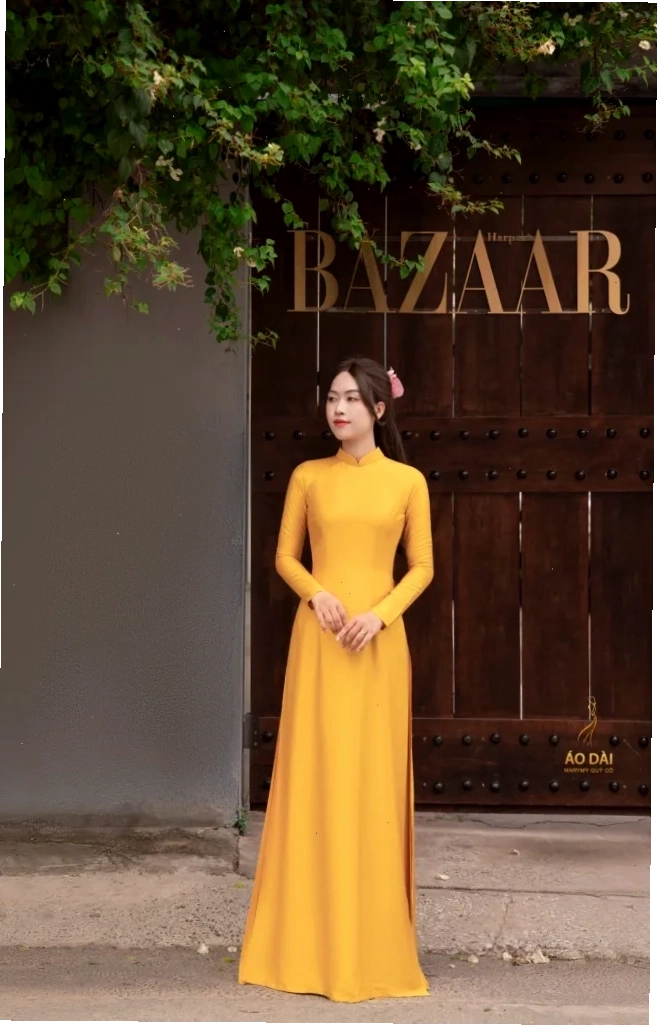 Áo Dài Truyền Thống Lụa Vân Gỗ Màu Vàng Đồng, cổ tròn, tay lỡ