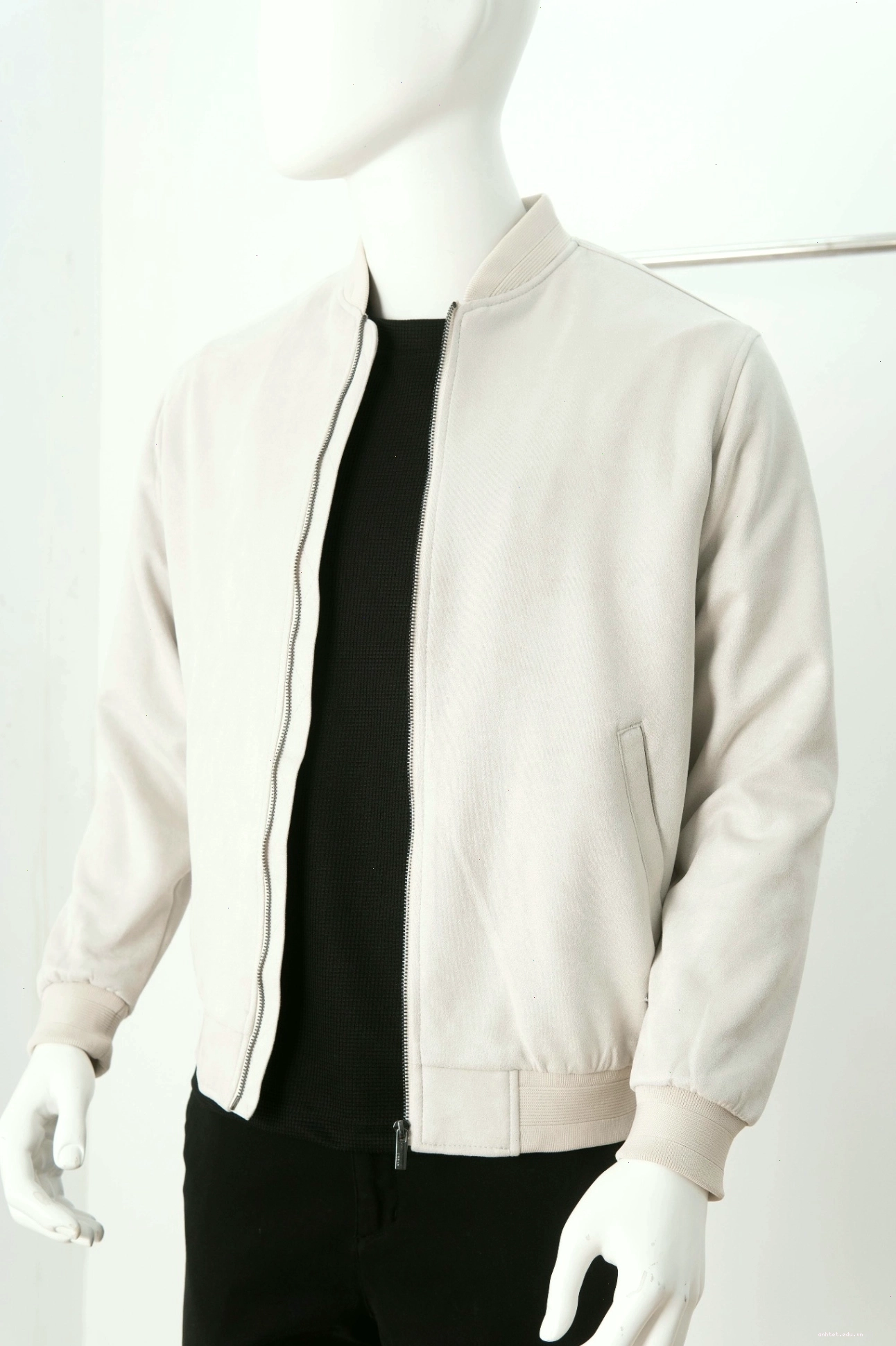 Áo khoác bomber da lộn nữ màu be, phom dáng trẻ trung, dễ phối đồ