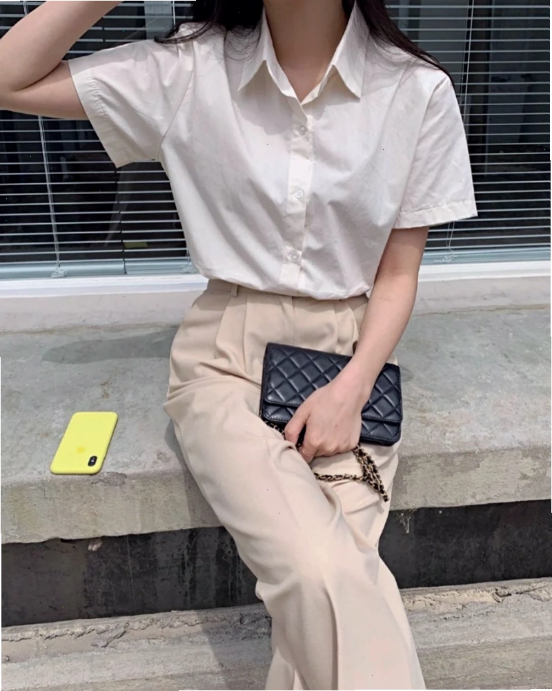 Áo sơ mi nữ tay ngắn form rộng màu be