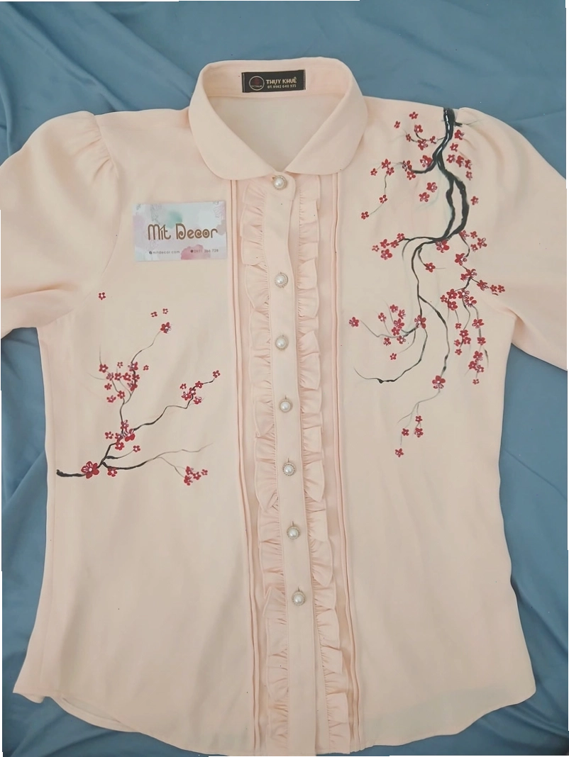 Áo sơ mi vẽ hoa, item thời trang đa phong cách