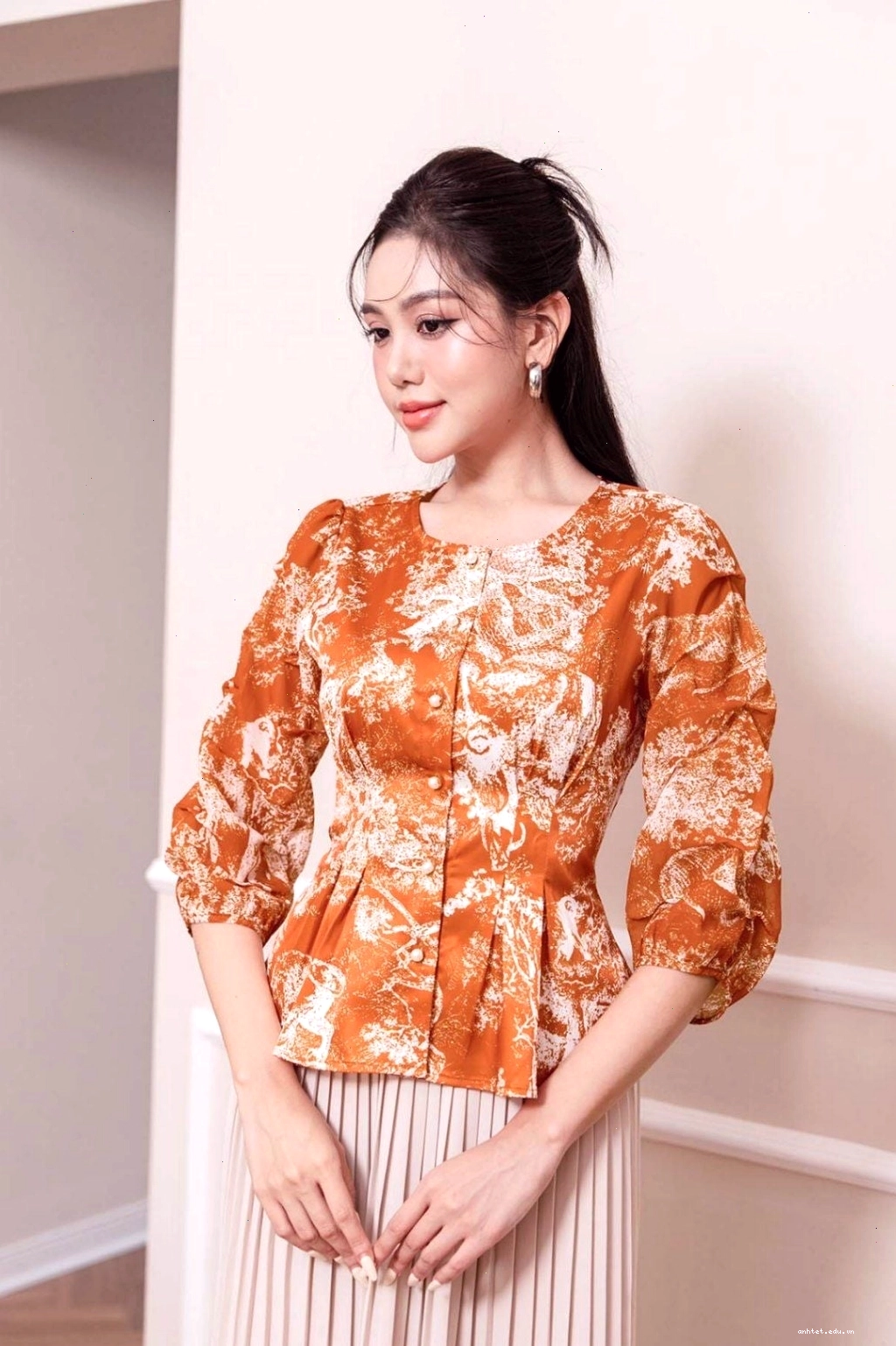 Áo sơ mi voan nữ tay phồng màu hồng
