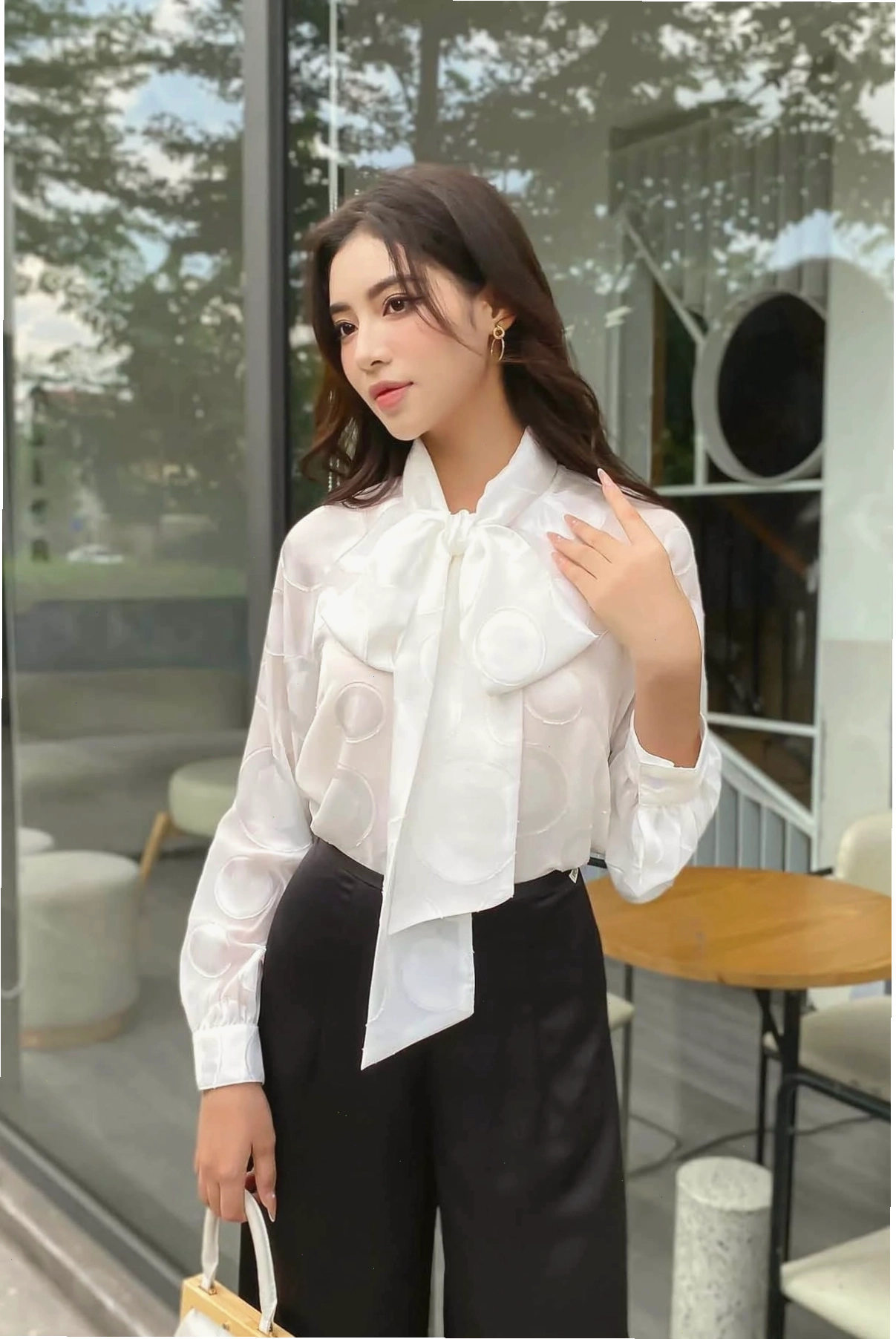 Áo sơ mi voan nữ trắng tay dài cổ nơ