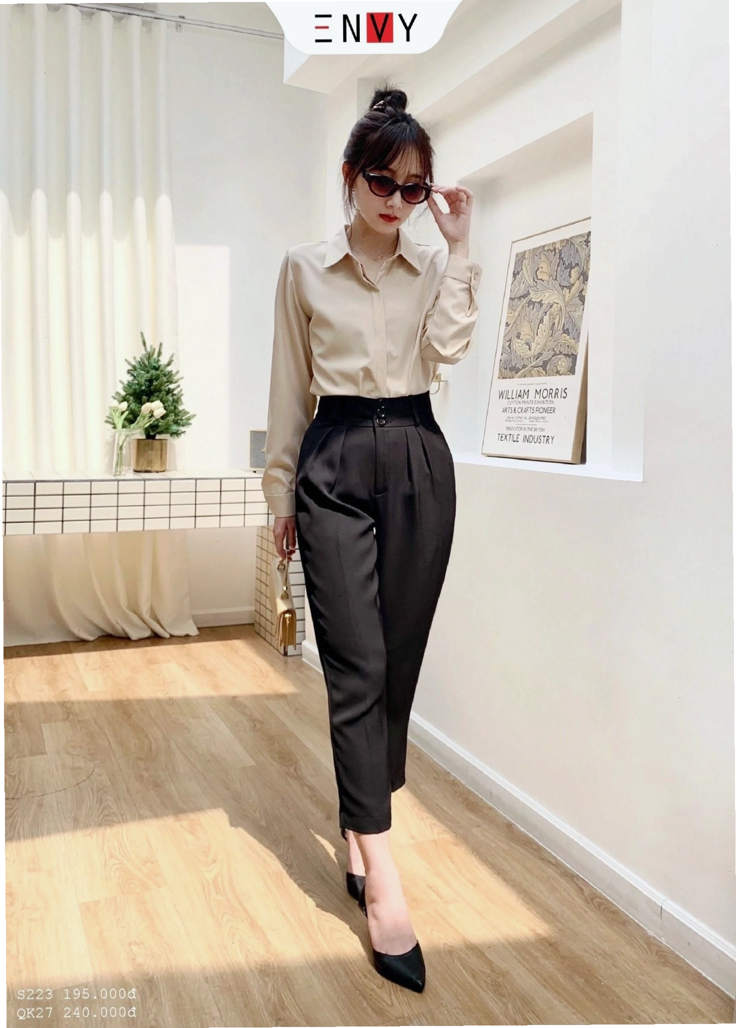 Cận cảnh chi tiết phụ kiện đi kèm với quần tây lưng cao