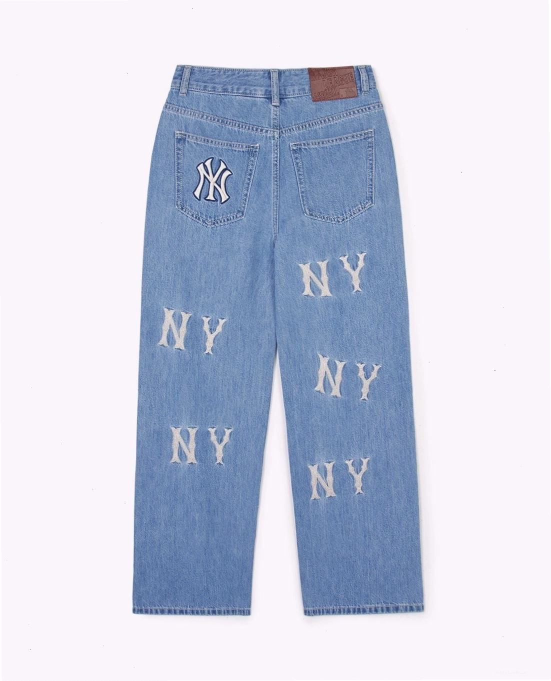 Cận cảnh phần cạp quần và túi quần jeans nữ ống rộng