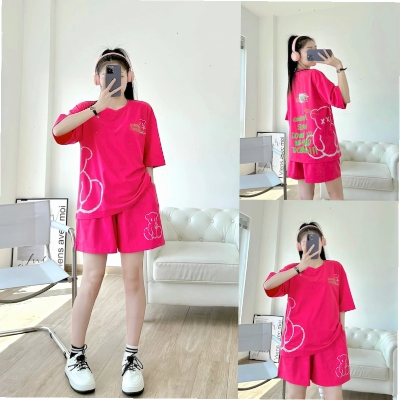Cận cảnh thiết kế tay lỡ của áo thun form rộng
