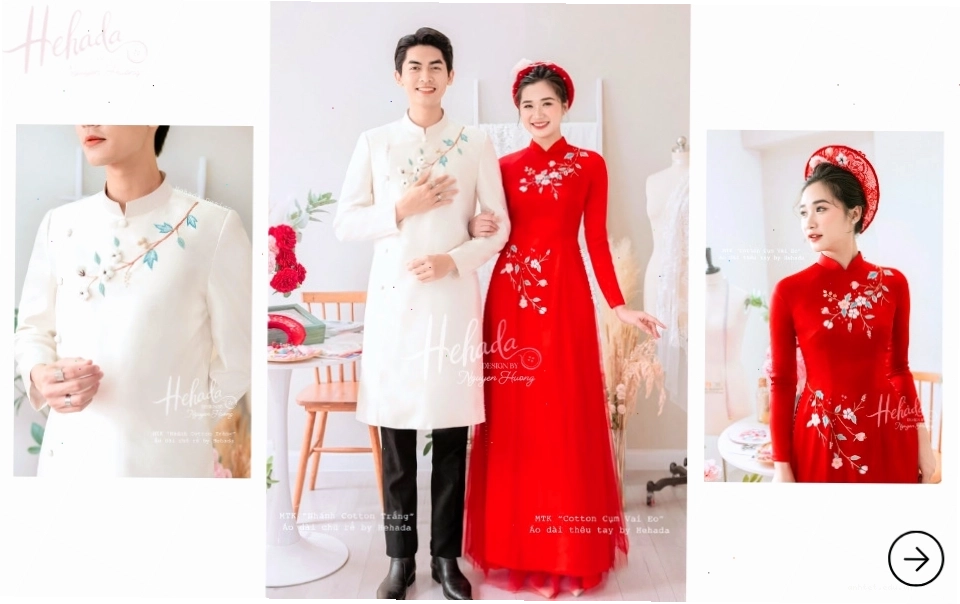 Cặp đôi diện áo dài đôi màu kem, chú rể mặc áo dài cổ trụ, cô dâu mặc áo dài cách tân, cả hai cùng mỉm cười.