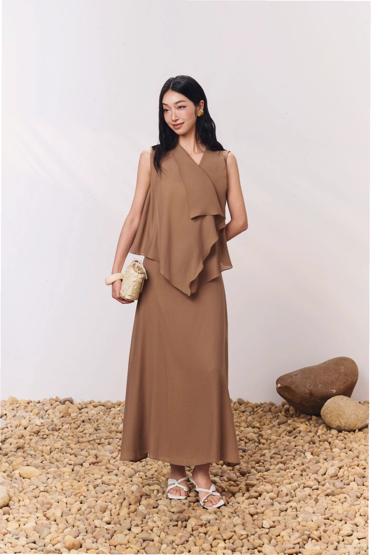 Chân váy dài vải tơ dáng suông, màu đen basic, khóa thân sau, phù hợp cho mẹ bầu công sở