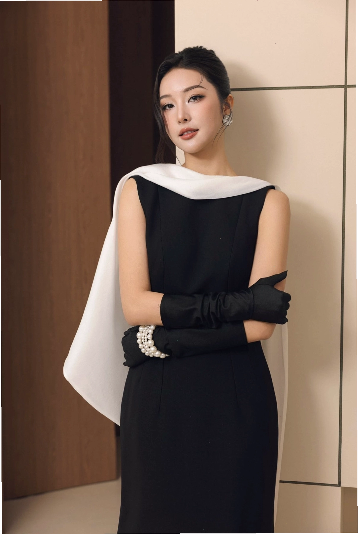 Đầm dạ hội cao cấp vải thô dày dáng ôm cổ phối vạt cách điệu, gấu váy xoè nhẹ tạo kiểu, khoá thân sau