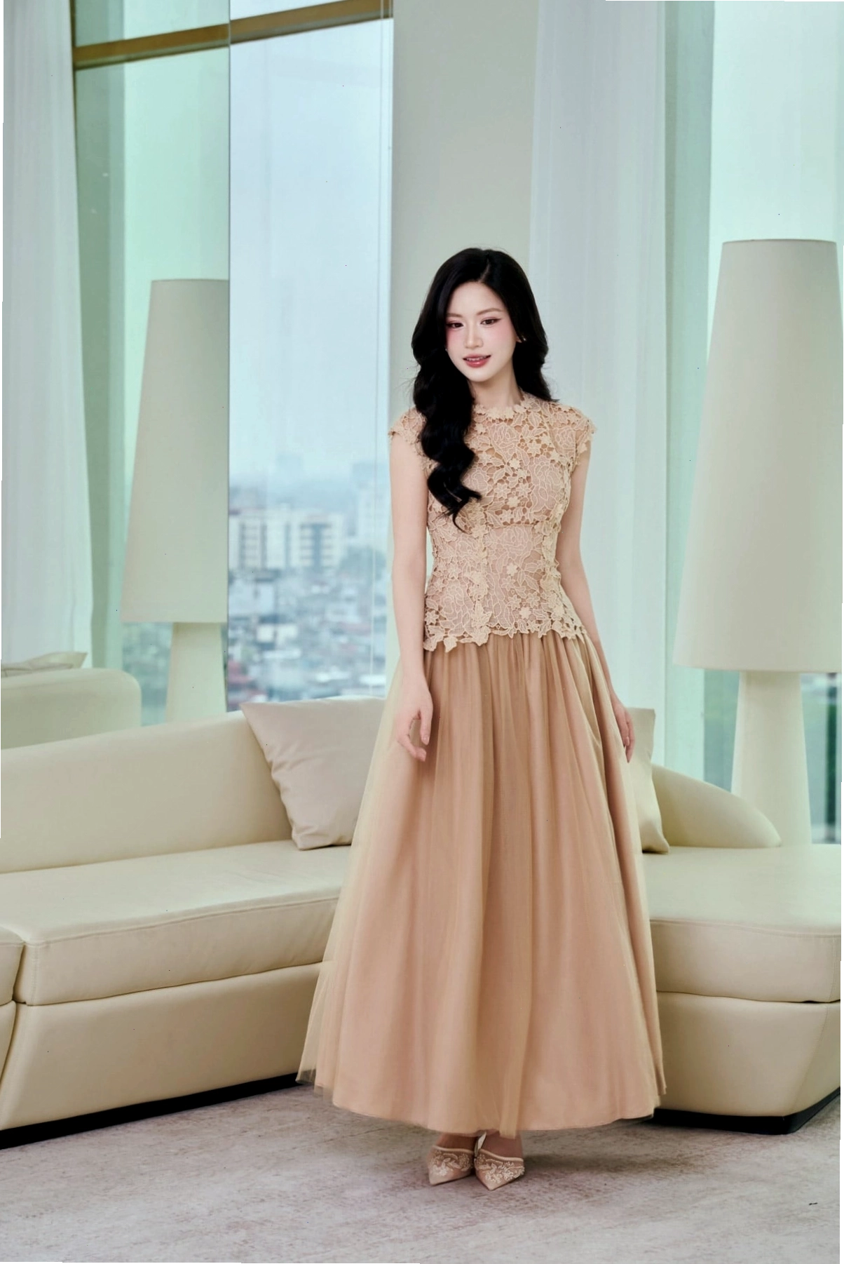 Đầm dạ hội dáng chữ A vải ren hoa cổ tròn tay chờm, phối vải lưới xoè, khóa thân sau màu đỏ ruby quyến rũ