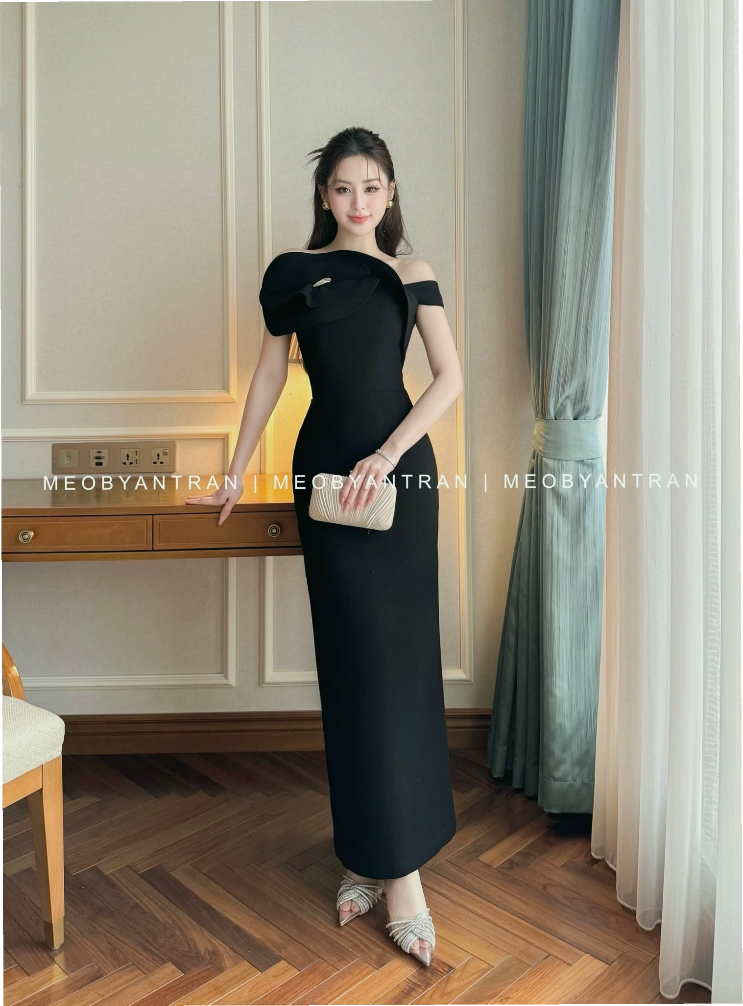 Đầm đen dự tiệc dáng dài phong cách sang trọng