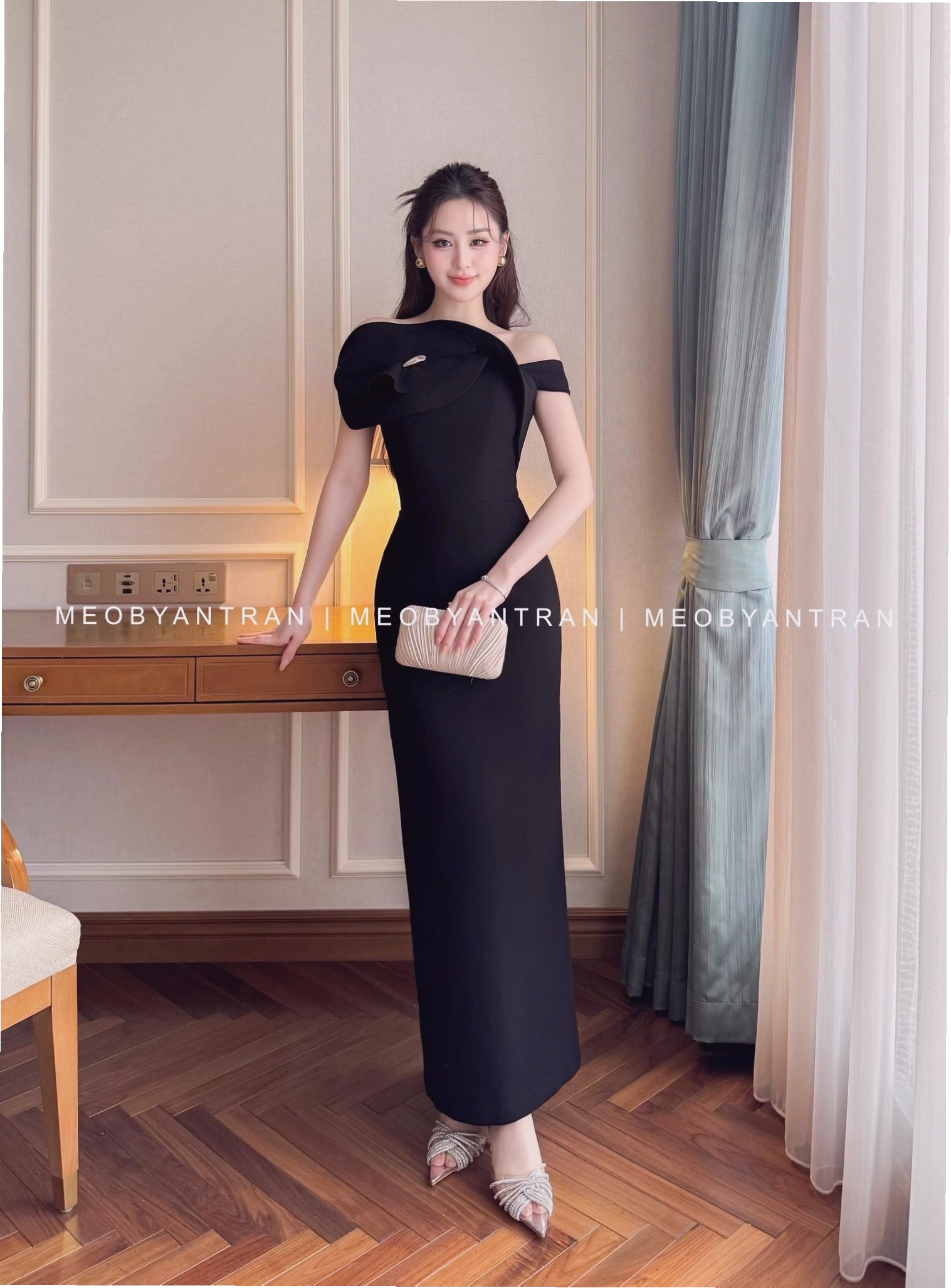 Đầm đen dự tiệc dáng dài phong cách sang trọng, quý phái