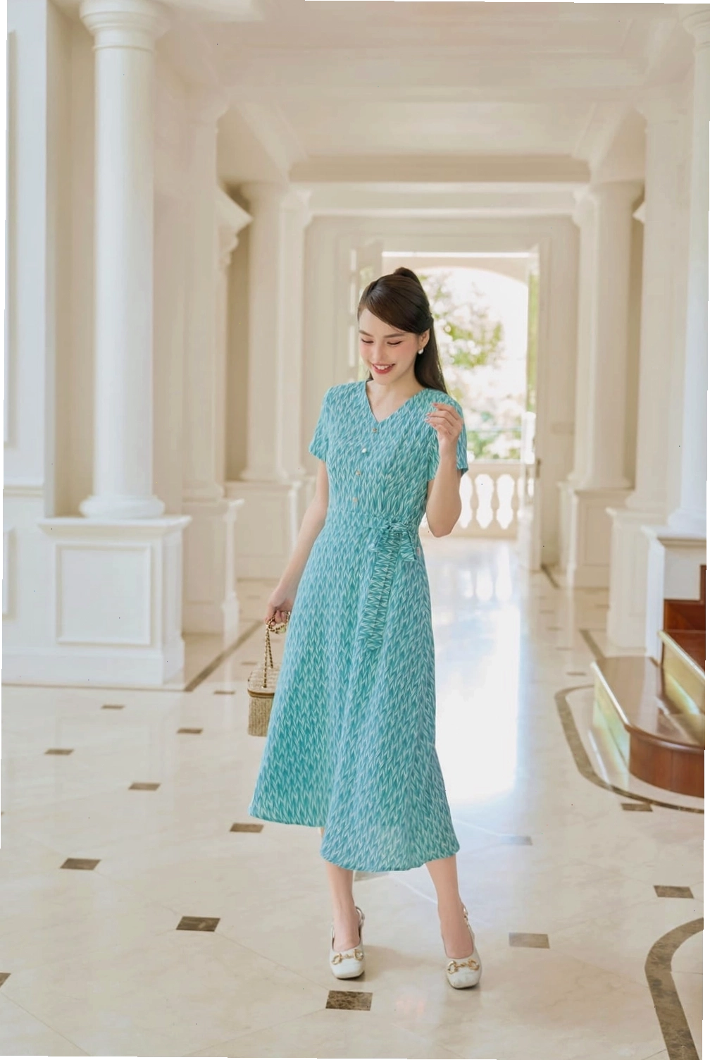 Đầm tiểu thư họa tiết hoa nhí, chân váy xòe, cổ tròn, tay ngắn