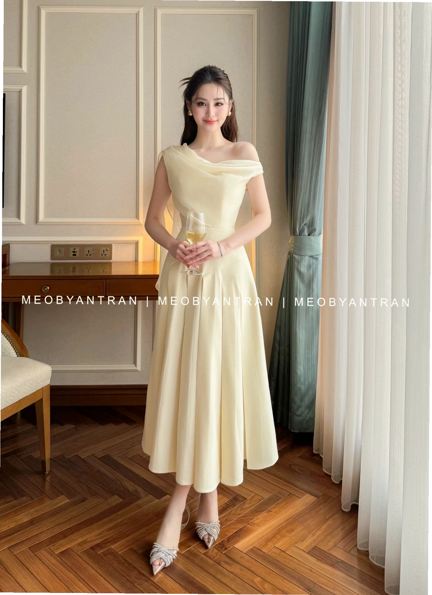 Đầm trễ vai dự tiệc cưới đẹp kiểu dáng trẻ trung