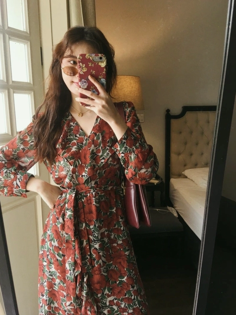 Đầm vintage dáng chữ A màu xanh pastel, cổ V, tay lỡ, chất liệu voan mỏng