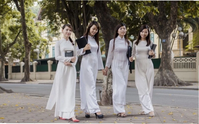 Phối áo dài theo phong cách thập niên 8x, 9x