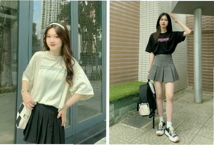 Phối chân váy xếp ly ngắn đen với áo phông trắng và giày sneaker