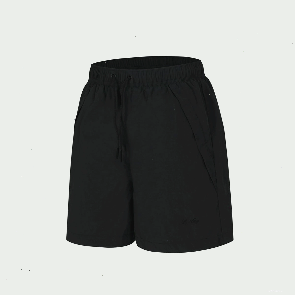 Phối quần short thể thao nữ màu xám với áo bra thể thao và áo khoác bomber
