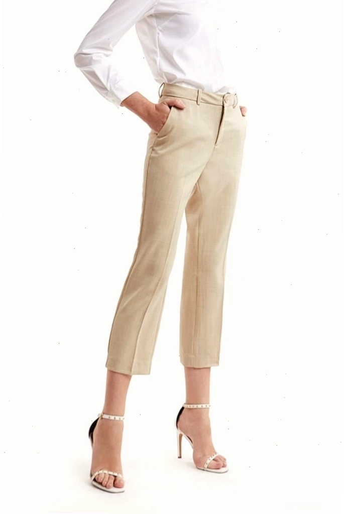 Quần tây nữ công sở màu be dáng slim fit, chất liệu nano chống nắng
