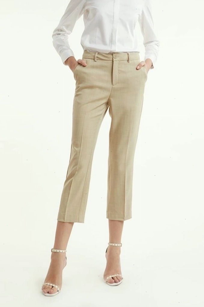 Quần tây nữ công sở màu be, dáng slim fit, chất liệu nano chống nắng UV