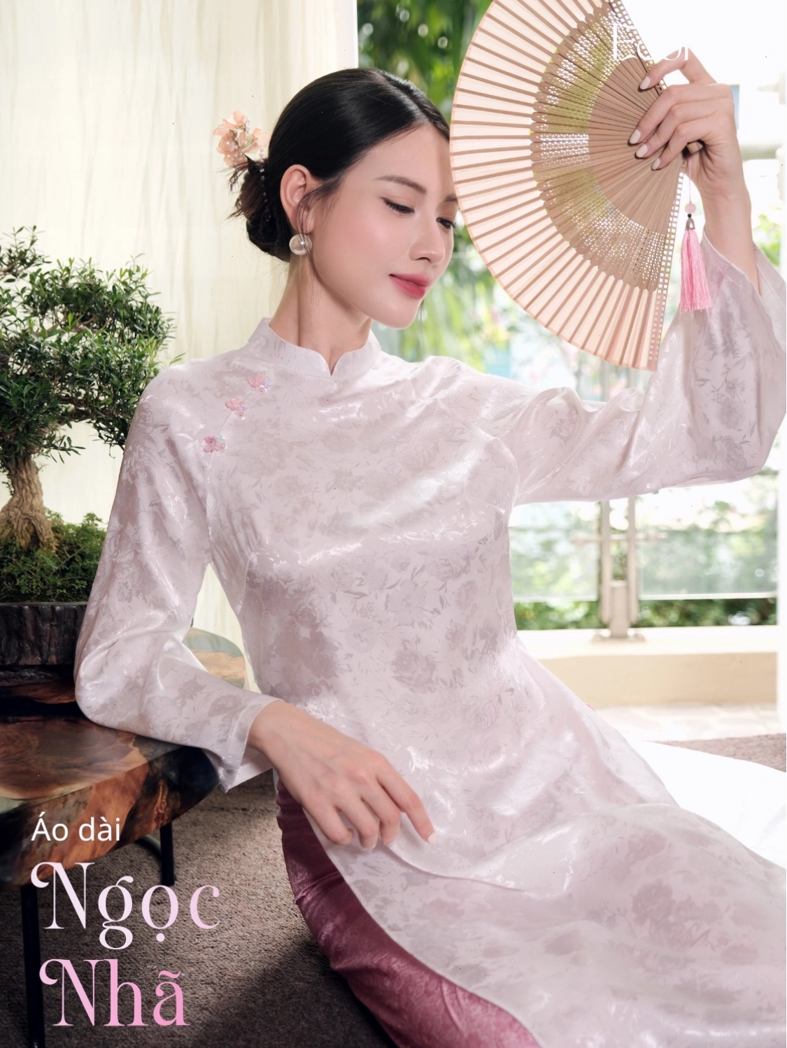 Set áo dài cách tân nữ Econice Ngọc Nhã với họa tiết hoa văn tinh xảo