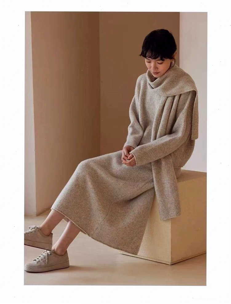 Set áo len dệt kim màu xanh dương phối chân váy midi xếp ly