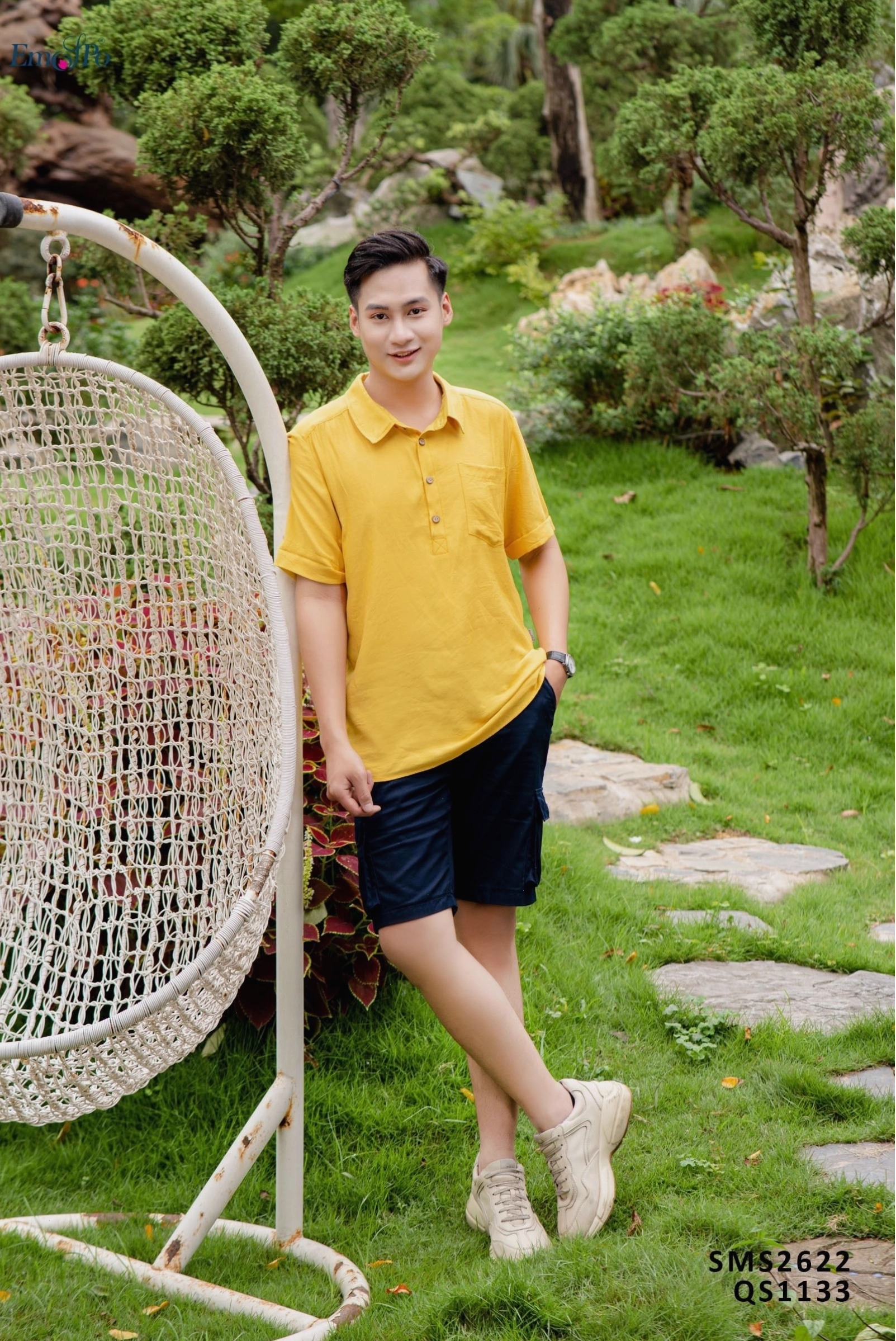 Sơ mi bé trai cổ chui, túi ngực, tay lơ vê