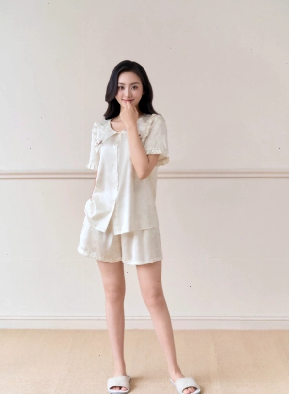Váy hai dây lụa trắng dáng ôm body