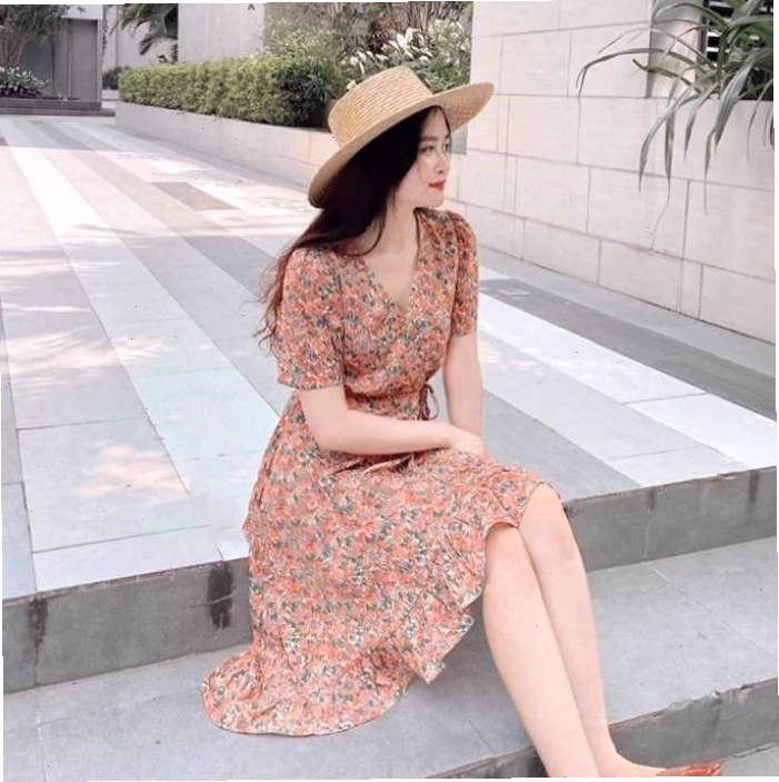 Váy hoa nhí dáng dài chữ A, cổ bẻ, màu hồng đào, họa tiết hoa nhí màu trắng, tay ngắn