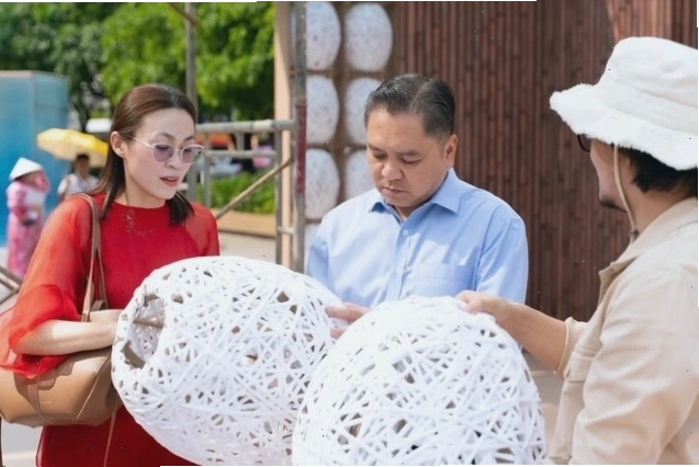 Vẻ đẹp thanh thoát của áo dài trong lễ hội