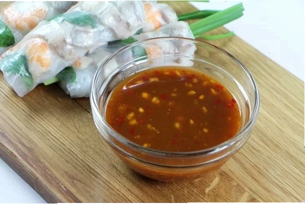 Bát mắm nêm đậm đà ăn kèm gỏi cuốn