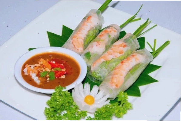 Món gỏi cuốn tôm thịt tươi ngon hấp dẫn