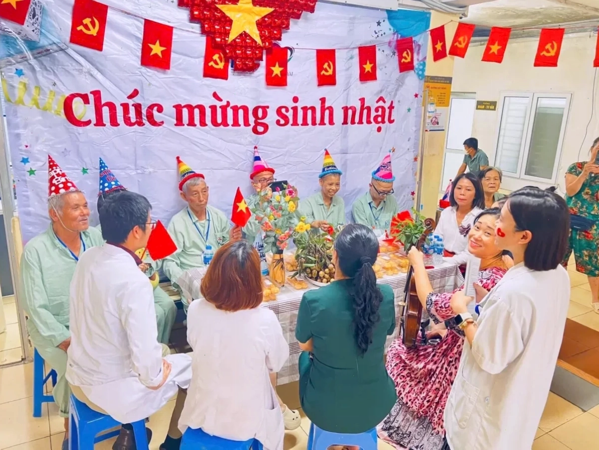 tâm lý phụ nữ khi đối diện với bệnh ung thư và sự đồng hành của gia đình
