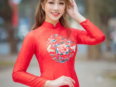 Album ảnh áo dài đỏ duyên dáng làm say lòng người xem ngay