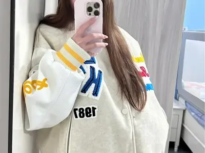 55+ Ảnh áo khoác varsity khuấy đảo xu hướng street style
