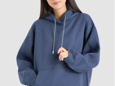 Áo khoác zip nữ: Bí kíp phối đồ street style cực chất