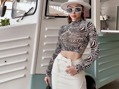 Chân Váy Jean Rách: Xu Hướng Street Style 2026